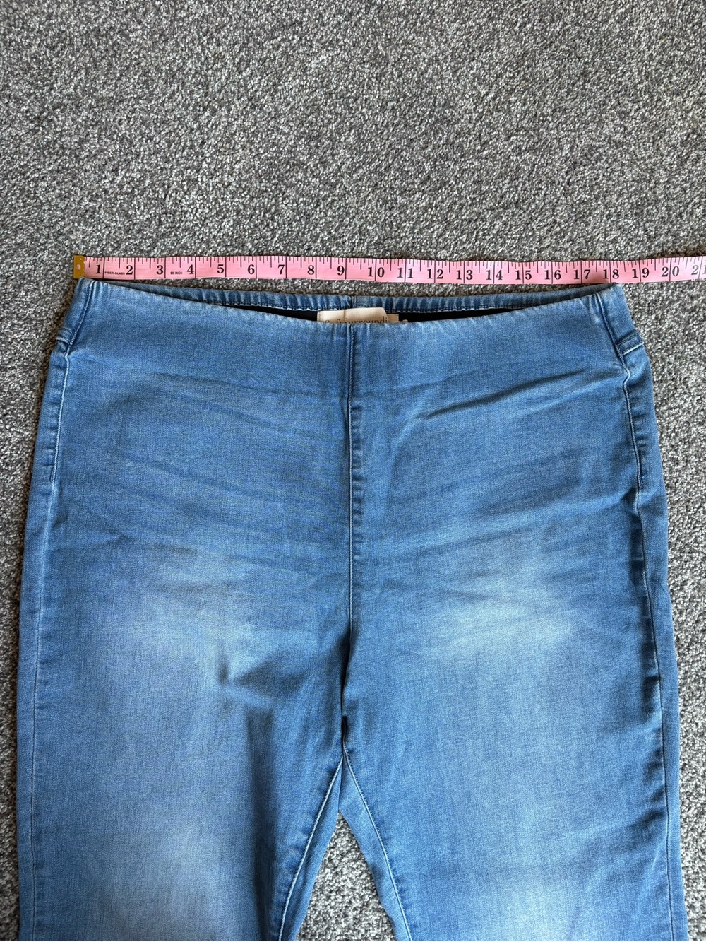 Soft Surroundings Light Wash Pull on Denim Jeans Whiskering Stretchy Size PXL - Picture 3 of 11